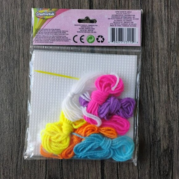 Unicorn Cross Stitch Kit, Creative Kids Fun 6 Yarn Rainbow Colors Craft Set NEW - Picture 2 of 4